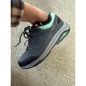 New Balance Athletic Shoes - Black and Mint